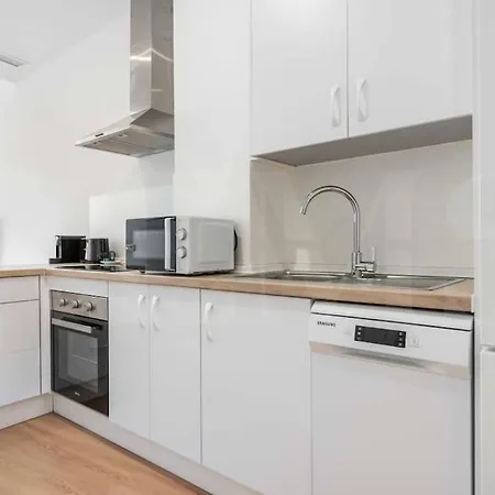 Appartement Fresh & Stylish With Parking By Rems *
