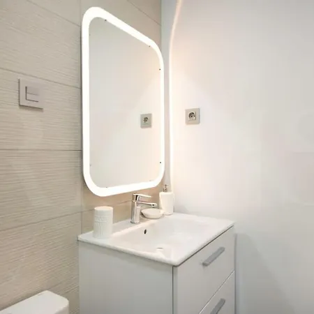Appartamento Fresh & Stylish With Parking By Rems