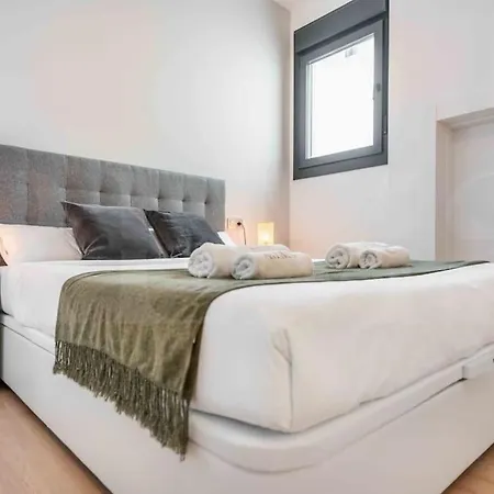 Fresh & Stylish With Parking By Rems Málaga