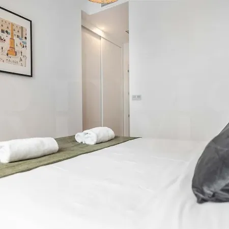 Fresh & Stylish With Parking By Rems * Malaga